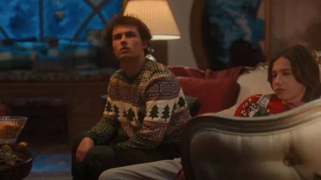 Asos Design Graphic Sweater worn by Buddy (Austin Kane) as seen in The Santa Clauses (S01E02)