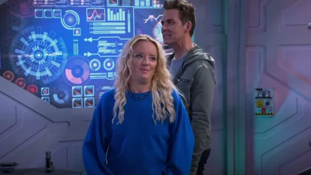 Frame Or­gan­ic French Pi­ma Cot­ton-Ter­ry Sweat­shirt worn by Eva (Lucy Davis) as seen in The Villains of Valley View (S01E18)