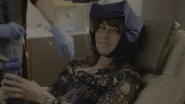 Veronica Beard Abra Blouse worn by Judy Hale (Linda Cardellini) as seen in Dead to Me (S03E06)