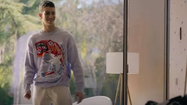MSGM Dis­tressed Graph­ic-In­tar­sia Jumper worn by Patrick Blanco (Manu Rios Fernandez) as seen in Elite (S06E04)