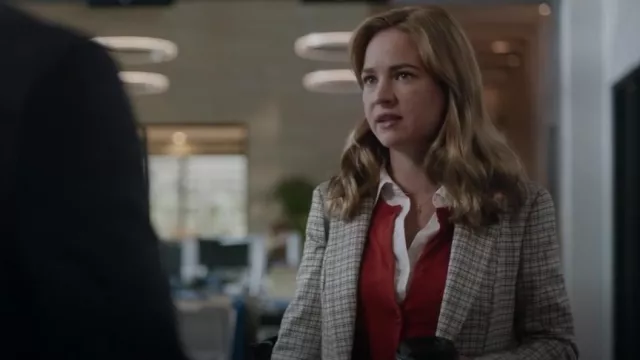 Theory Riding Checkered Blazer worn by Laura Stensen (Britt Robertson) as seen in The Rookie: Feds (S01E08)