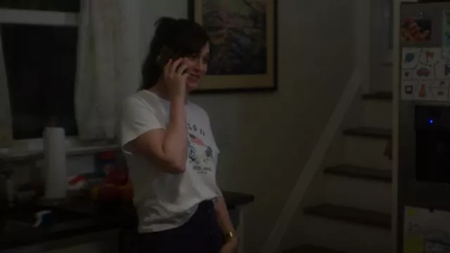 Apollo 11 Moon Landing 60s Vintage worn by Libby Epstein (Lizzy Caplan) as seen in Fleishman Is in Trouble (S01E01)