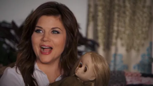 Hasbro 1965 Lit­tle Miss No Name Doll used by Elizabeth Burke (Tiffani Thiessen) as seen in White Collar (S03E14)