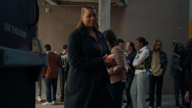 Etro Reversible Wool Topcoat worn by Robyn McCall (Queen Latifah) as seen in The Equalizer (S03E06)