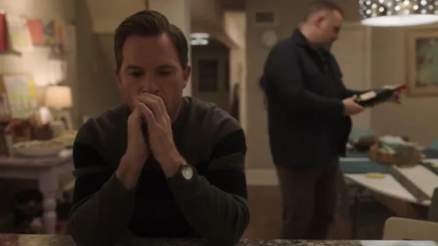 Theory Ar­nauld Sweater worn by Martin McIntyre (Mike Doyle) as seen in New Amsterdam (S05E10)