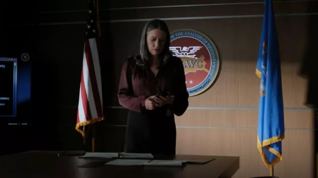 Paige Sevilla Combinaison portée par Emily Prentiss (Paget Brewster) vue dans Criminal Minds (S16E01)