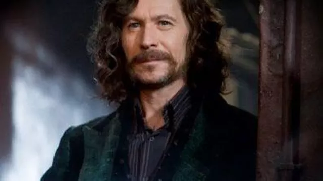 La veste de costume rayée portée par Sirius Black (Gary Oldman) dans le film Harry Potter et l'Ordre du Phénix