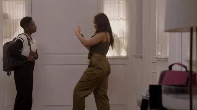 L'Academie Rey Pant worn by Skye (Madison Shamoun) as seen in All American (S05E07)