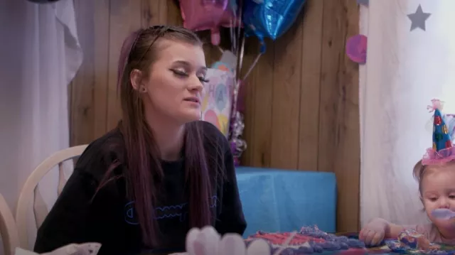Champion Powerblend Fleece Crew worn by Madisen as seen in Teen Mom: Young + Pregnant (S03E23)