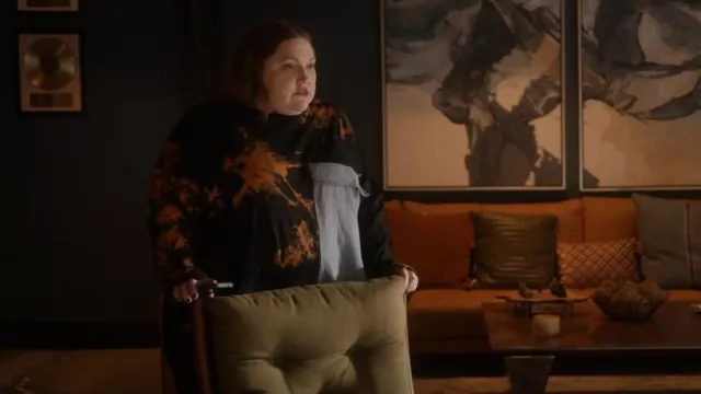 Fashion Nova Street Rep Tunic surdimensionnée TopTop porté par Gigi Taylor-Roman (Beth Ditto) vu dans Monarch (S01E10)