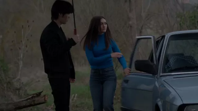 Mother The Hustler Roller Heel Jeans Tropic porté par Lissa Dragomir (Daniela Nieves) vu dans Vampire Academy (S01E10)