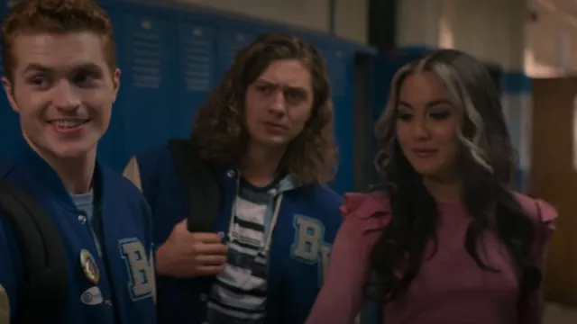 Suéter Alice + Olivia Mittie usado por Cindy Burman (Meg DeLacy) como se ve en Stargirl de DC (S01E04)