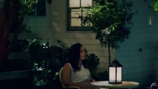Ann Taylor Dot Sleeve­less Es­sen­tial Shirt worn by Darla (Bianca Lawson) as seen in Queen Sugar (S07E13)