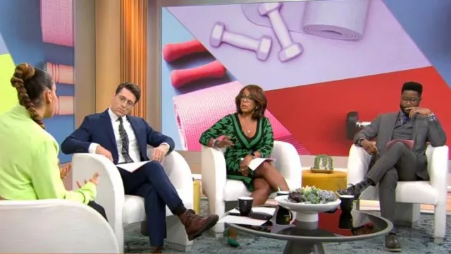 Robe pull New York & Company Houndstooth portée par Gayle King comme vu dans CBS Mornings le 1er décembre 2022