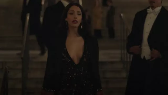 Camilla Flared Sleeve Trench Vintage Vixen worn by Luna La (Zión Moreno) as seen in Gossip Girl (S02E01)