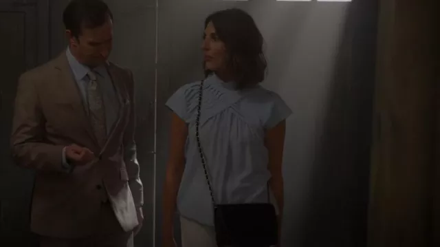 Crêpe de Chine en soie plissée Joie Top, porté par Sophie Devereaux (Gina Bellman) dans Leverage: Redemption (S02E06)