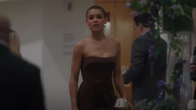 Alex Perry Exclusivo Oficial Vestido sin tirantes de Crepé Drapeado usado por Julien Calloway (Jordan Alexander) como se ve en Gossip Girl (S02E03)