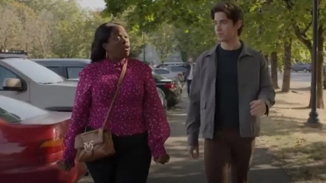 Pinko Love­bird Quilt­ed Shoul­der Bag worn by Jordan Allen (Bria Henderson) as seen in The Good Doctor (S06E08)
