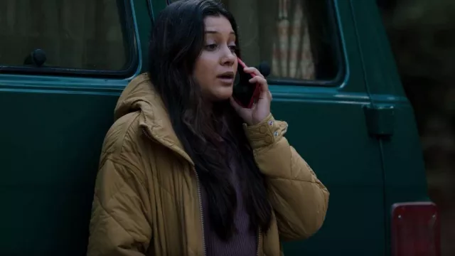 Free People Pria Chaqueta globo empacable usada por Padma Devi (Aneesha Joshi) como se ve en The Resident (S06E10)