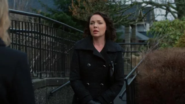 Mackage Elodie Coat worn by Tully Hart (Katherine Heigl) as seen in Firefly Lane (S02E09)