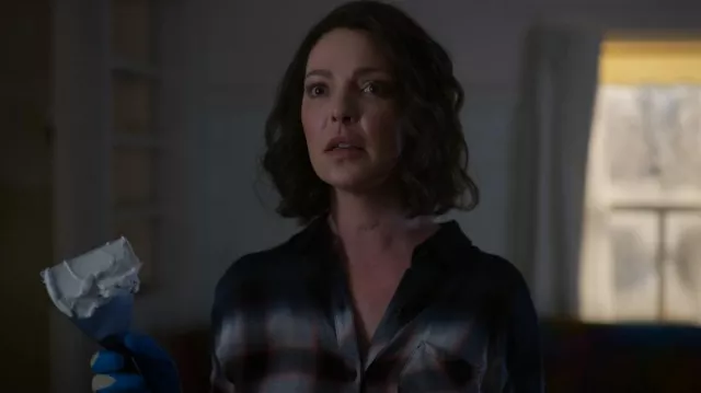 Rails Hunter in Ivory Smoke Shirt worn by Tully Hart (Katherine Heigl) as seen in Firefly Lane (S02E09)