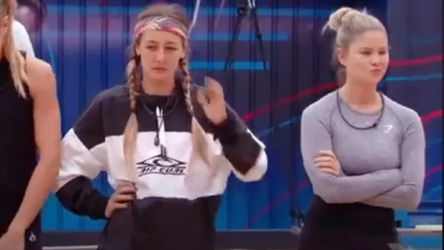Gym shark Vital Seamless 2.0 Long Sleeve Crop Top worn by Aleisha Campbell  as seen in Big Brother Australia (S14E11)