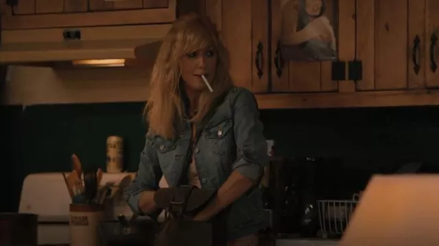 Levis Ex Boyfriend Truck­er Jack­et worn by Beth Dutton (Kelly Reilly) as seen in Yellowstone (S05E03)