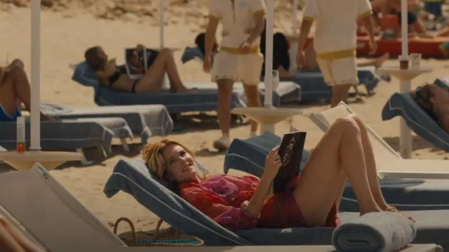 Selia Richwood RedTie Dye Mi­ni Beach Skirt worn by Daphne Sullivan (Meghann Fahy) as seen in The White Lotus (S02E07)