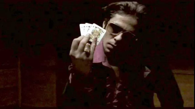 Sunglasses worn by Franky four fingers (Benicio del Toro) in Snatch movie