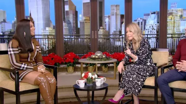 Minifalda Burberry Kiandra Check Wool usada por Ashanti como se ve en LIVE with Kelly and Ryan el 13 de diciembre de 2022