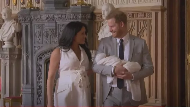 Nonie Sleeveless Trench Coat worn by Meghan Markle as seen in Harry & Meghan (S01E04)