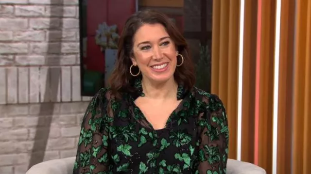Alice + Olivia Zina Blouse worn by  Sarah Gelman as seen in CBS Mornings on December 15, 2022