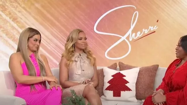 Black Halo Shaw Metallic Ruched Body-Con Cocktail Dress worn by Sherri Shepherd as seen in Sherri on December 15, 2022