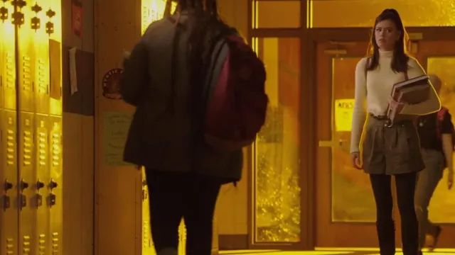 Pantalones cortos Topshop con anillo D usado por Josie Saltzman (Kaylee Bryant) como se ve en Legacies (S03E10)