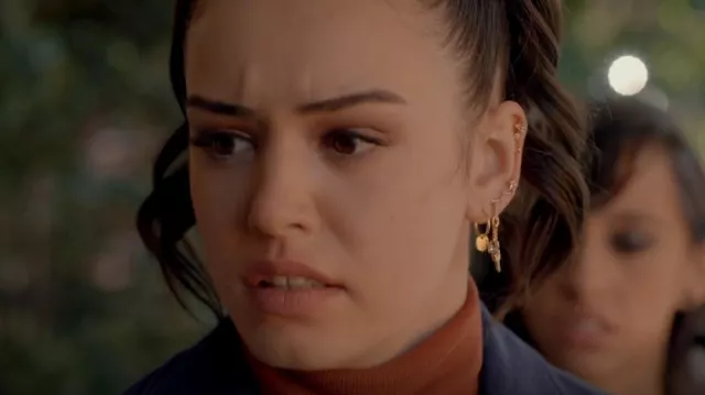 Karl Langerfeld Lock & Key Choupette Linear Earrings worn by Josie Saltzman (Kaylee Bryant) as seen in Legacies (S03E12)