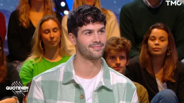 The green & white plaid shirt worn by Jessé in the show Quotidien