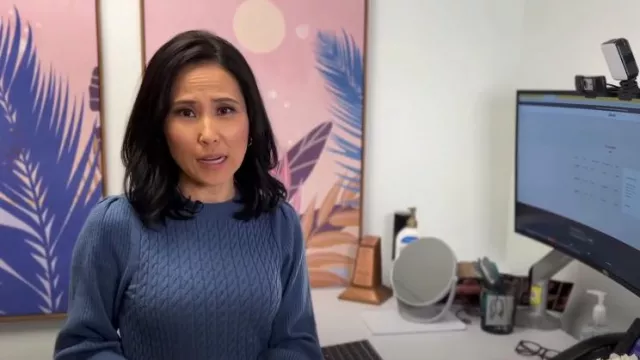 Robe pull en tricot Donna Morgan portée par Vicky Nguyen comme on le voit dans Aujourd’hui le 19 décembre 2022