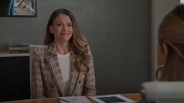 Veronica Beard Theron Tweed Veste portée par Liza Miller (Sutton Foster) comme on le voit dans Younger (S07E05)