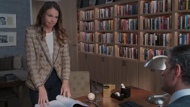 Chloé Braided Waist Flare Jeans porté par Liza Miller (Sutton Foster) vu dans Younger (S07E05)