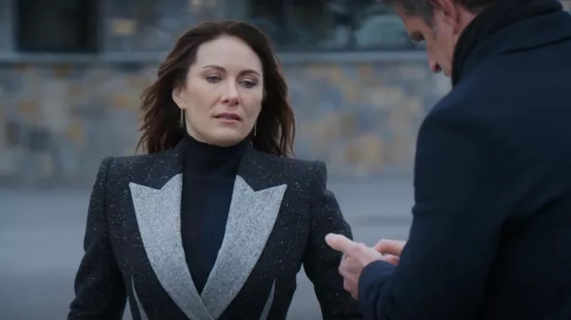 Monse Colorblock Rib Turtleneck Merino Wool Blend Sweater worn by Quinn Tyler (Laura Benanti) as seen in Younger (S07E11)