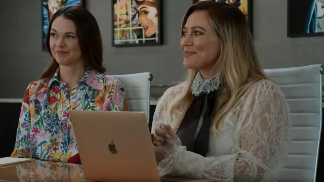 Gucci Lace Contrast Tie Neck Blouse worn by Kelsey Peters (Hilary Duff) as seen in Younger (S07E12)