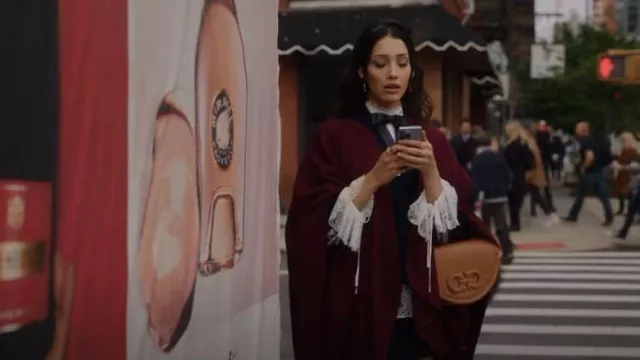 Aje Veil Chemise en dentelle à volants portée par Luna La (Zión Moreno) vue dans Gossip Girl (S02E06)