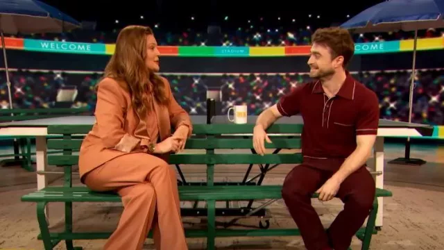 Pantalon sergé de laine à jambes droites Stella McCartney porté par Drew Barrymore comme vu dans The Drew Barrymore Show le 5 novembre 2022