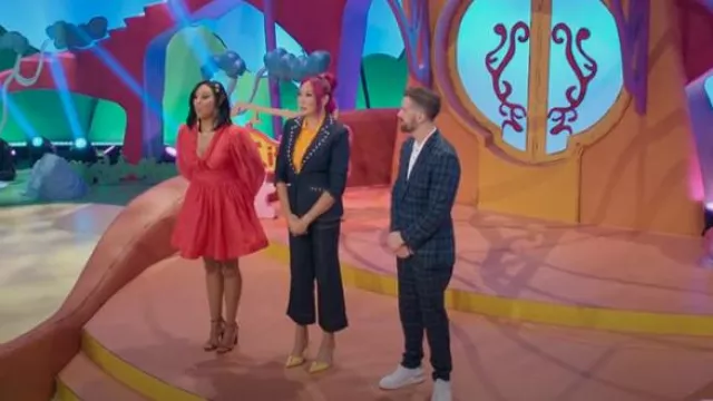 Cinq a Sept Benjii Pants worn by Clarice Lam as seen in Dr. Seuss Baking Challenge (S01E06)