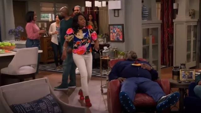 Vince Camuto Renneya Block Heel Sandal worn by Tina Butler (Tichina Arnold) as seen in The Neighborhood (S04E15)
