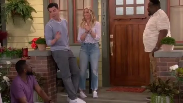 Mother Rider Skimp Jeans in The Confession worn by Gemma Johnson (Beth Behrs) as seen in The Neighborhood (S04E15)