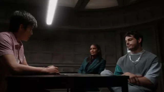 T-shirt surdimensionné Asos Design en velours côtelé bleu et vert Color Block porté par Warren Bart (Zach Tinker) comme on le voit dans CSI: Vegas (S02E10)