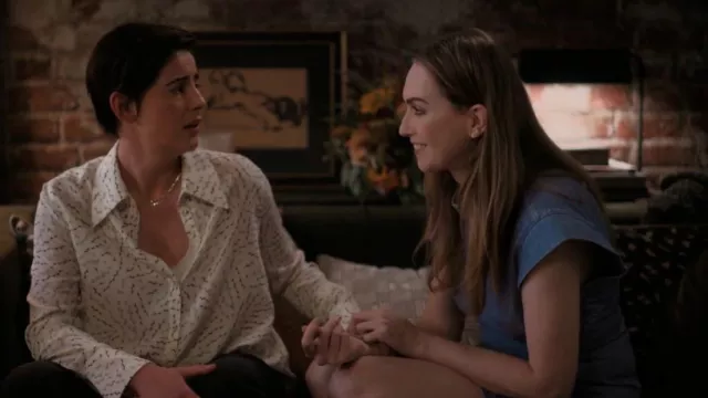Isabel Marant Nina découpée Minirobe en denim portée par Tess Van De Berg (Jamie Clayton) comme on le voit dans The L Word: Generation Q (S03E08)