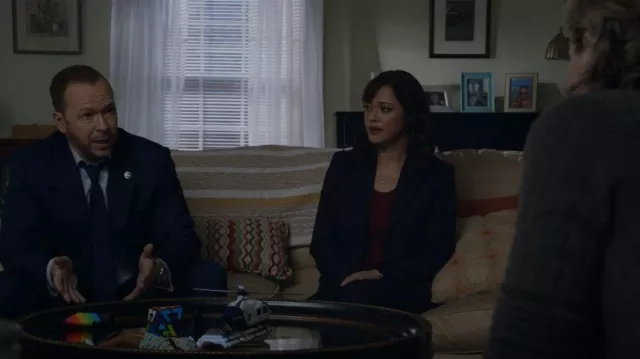 Theory Carissa Blazer worn by Maria Baez (Marisa Ramirez) as seen in Blue Bloods (S13E09)