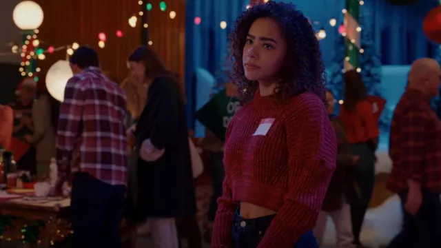 Urban Outfitters Suéter rojo recortado usado por Ginny Miller (Antonia Gentry) como se ve en Ginny & Georgia (S02E06)
